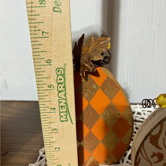 Clearance Bundle w/2nd item for $4.99 shipping Pumpkins!  3 wooden pumpkins - Picture 7 of 10